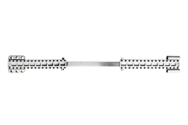 Sistema de pretensado de placas de CFRP postensadas